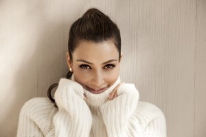 kim-kardashian-widescreen-wallpaper